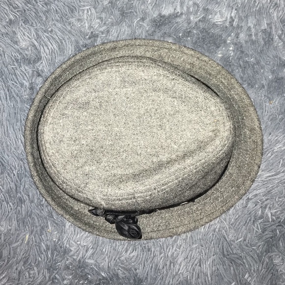 ☠️adorable grey wool Volcom fedora w/satin bow - Picture 3 of 5